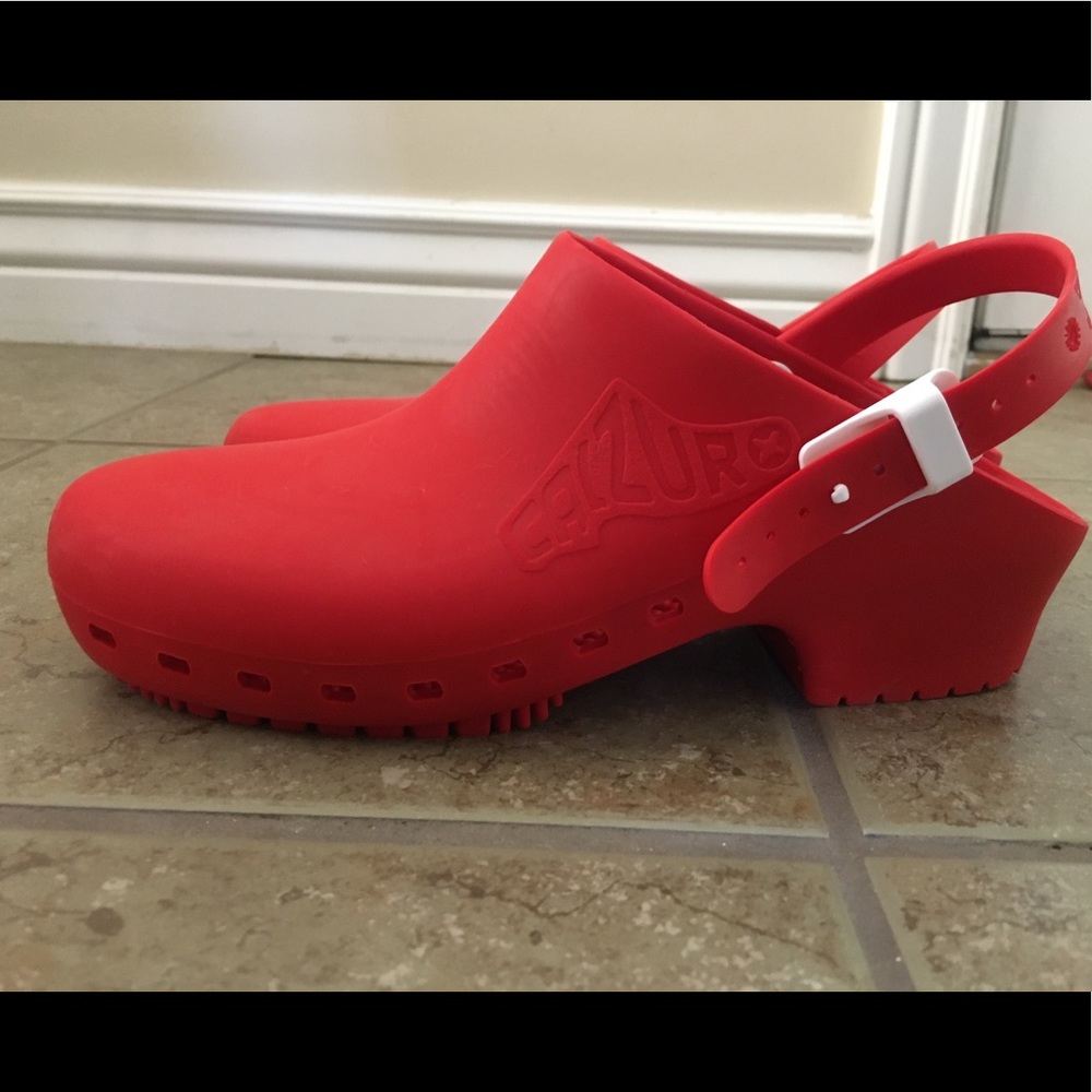 Pink Calzuro Surgical rubber shoes with strap